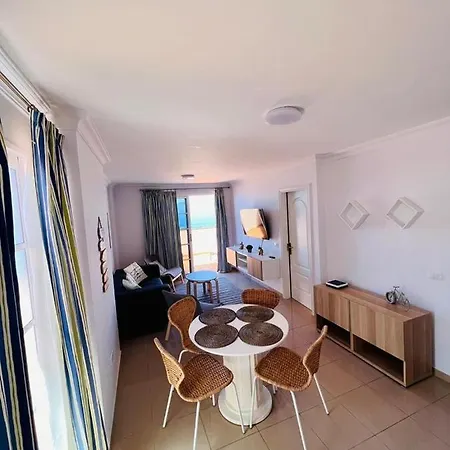 Volcano Views & Wifi Lägenhet *