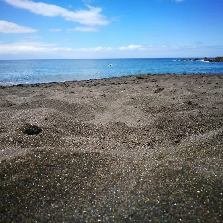 Lägenhet Volcano Views & Wifi *